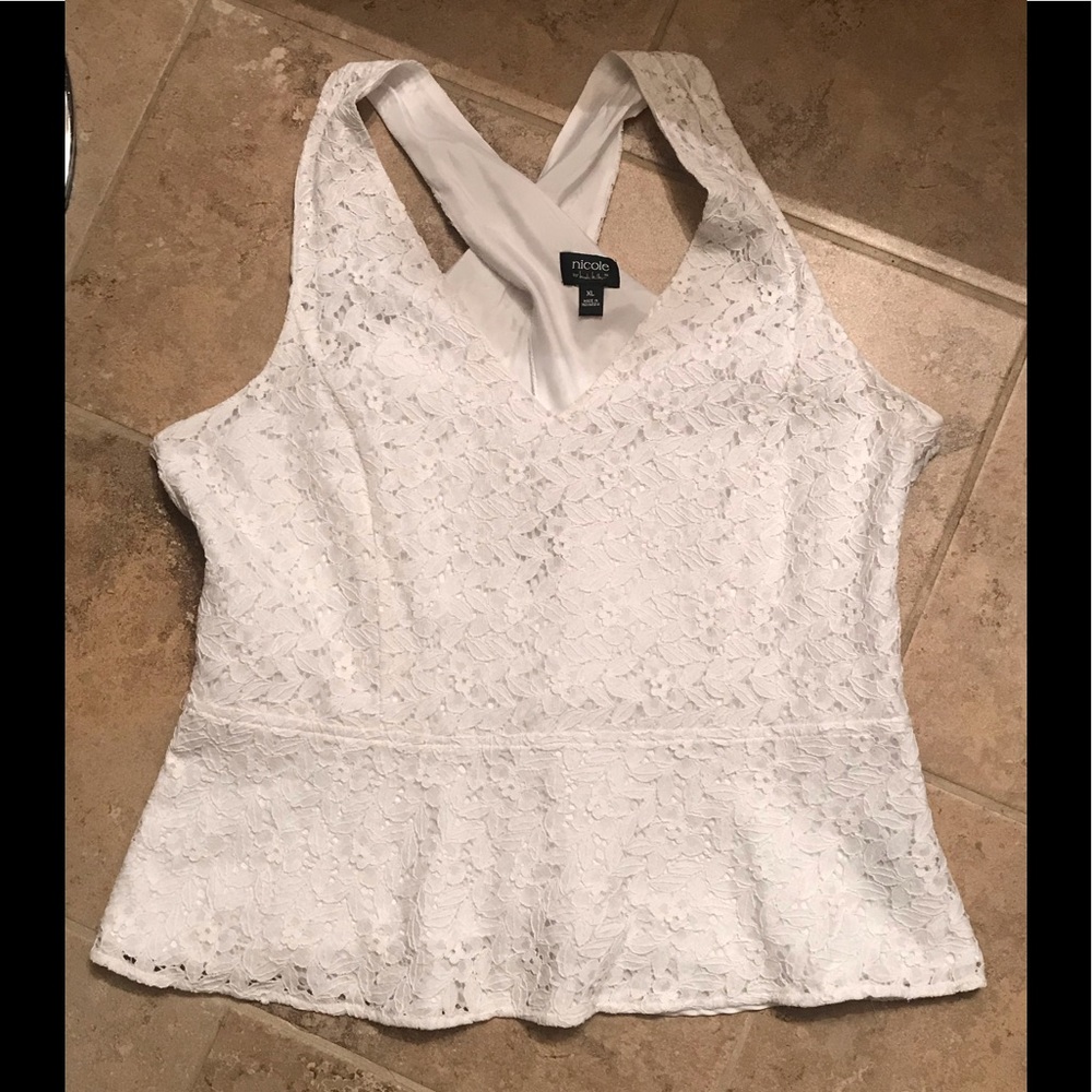 Gorgeous White Cut Out Peplum Top size XL - Picture 1 of 5